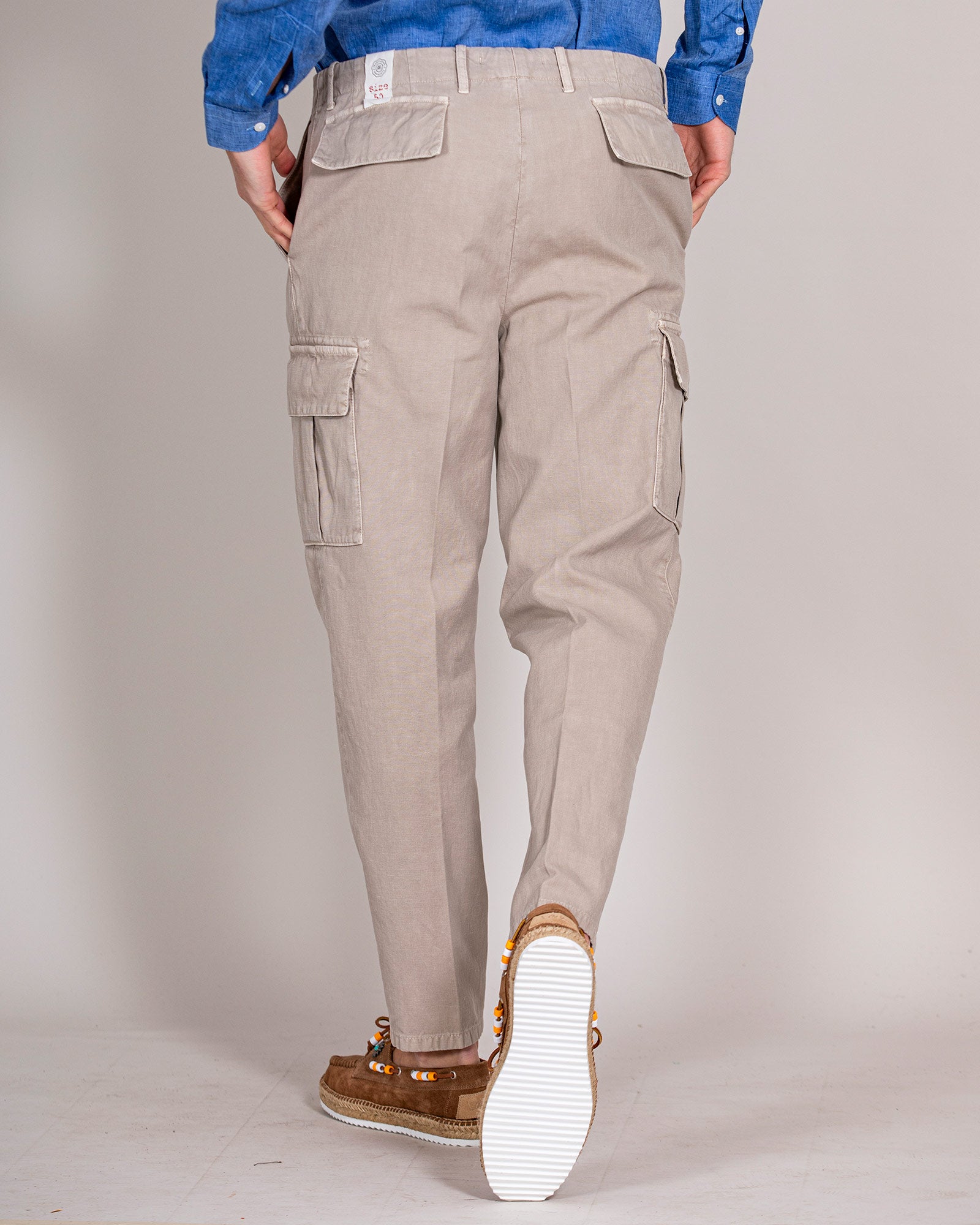 Pantalone tasconato grigio