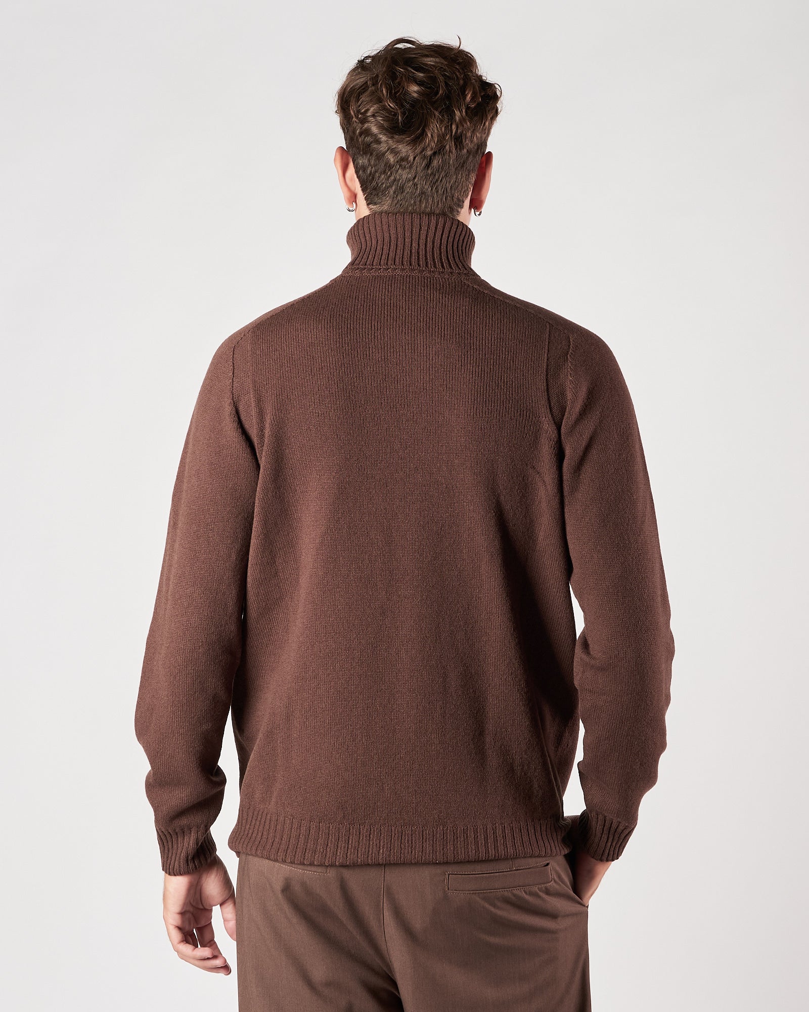 Maglia A|STORE collo alto marrone