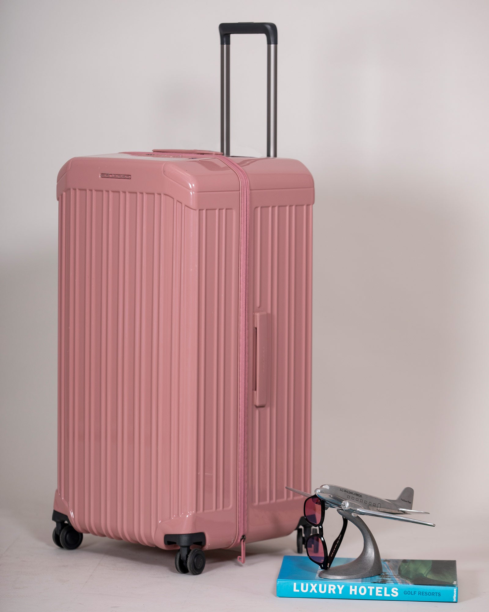 Pink 4-wheel trolley