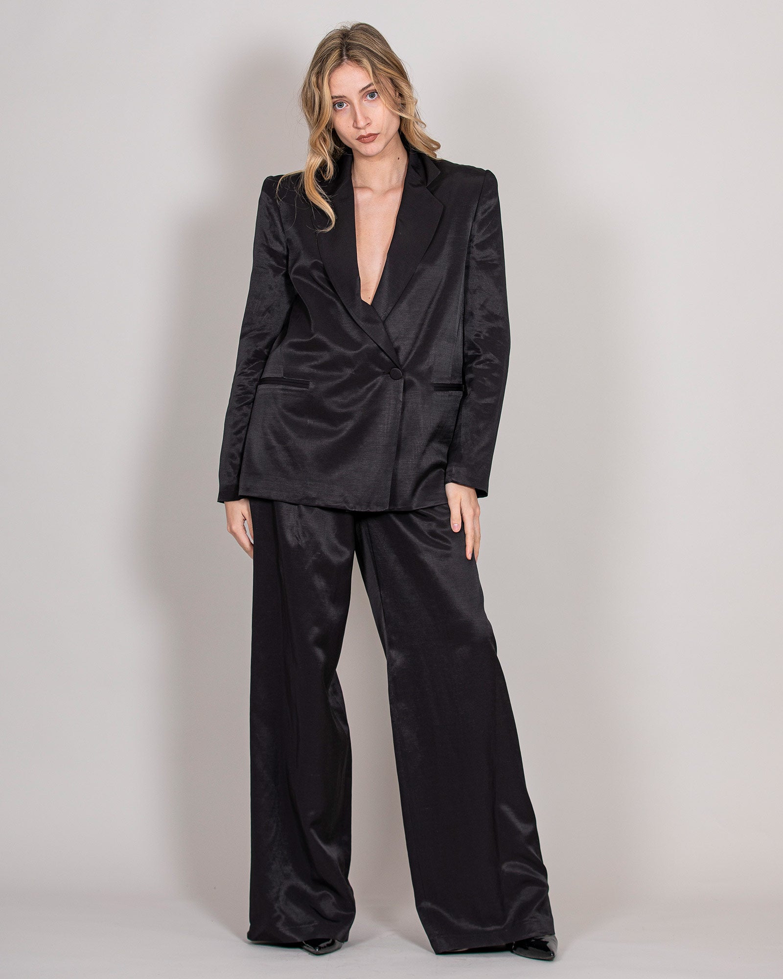 Tailleur nero con pantalone